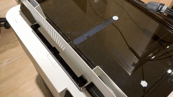 穿相機線.gif