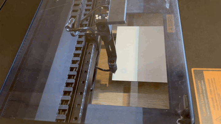 開始雕刻.gif